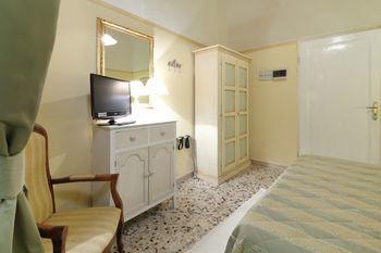 Residenza Maglioni Al Battistero Maison d'hôtes 2*
